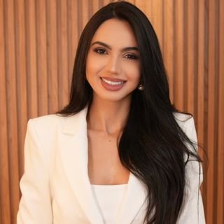 Dra. Larissa Ribeiro Alves