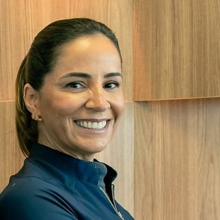Dra. Karina Valadão Vicentini .