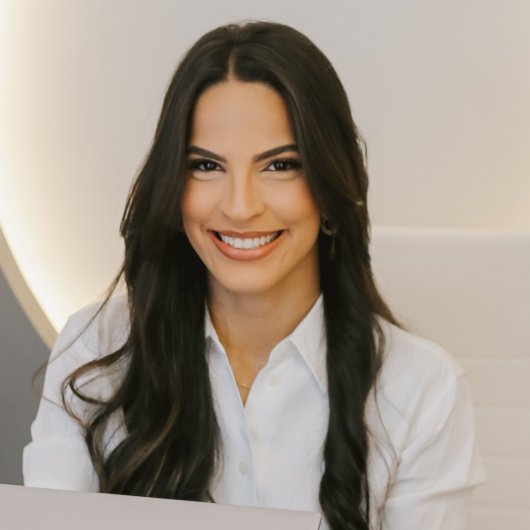 Dra. Paula Alvim Soares