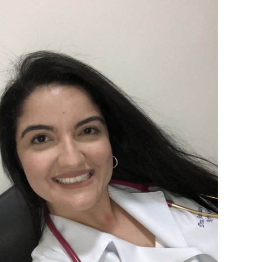 Dra. Anaiara Lucena Queiroz