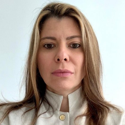 Dra. Flavia Proença