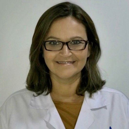 Dra. Paula Chad de Oliveira