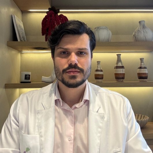 Dr. Christian W. Maurencio