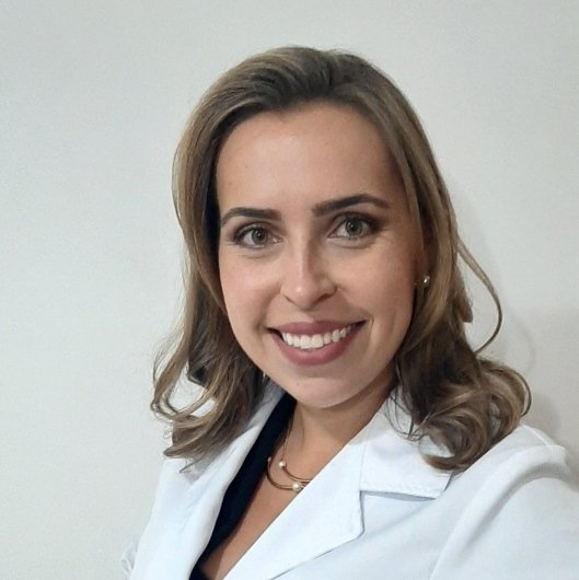 Dra. Leilane Droppa