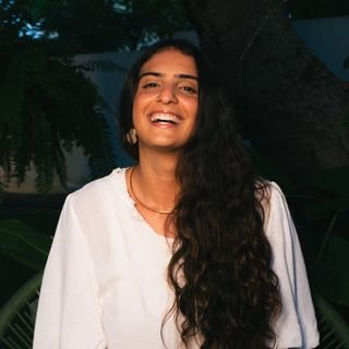 Dra. Ana Laís Teixeira