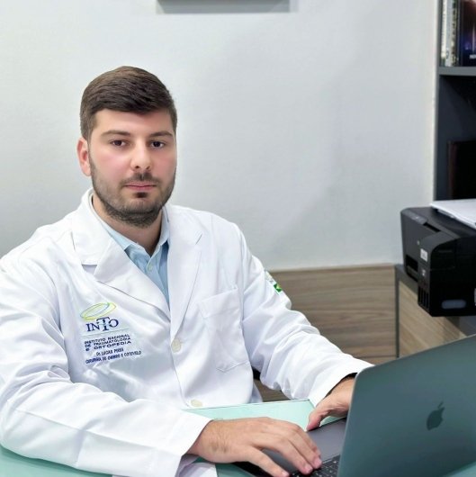 Dr. Lucas Pires
