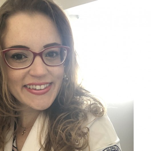 Dra. Samantha Barcelos