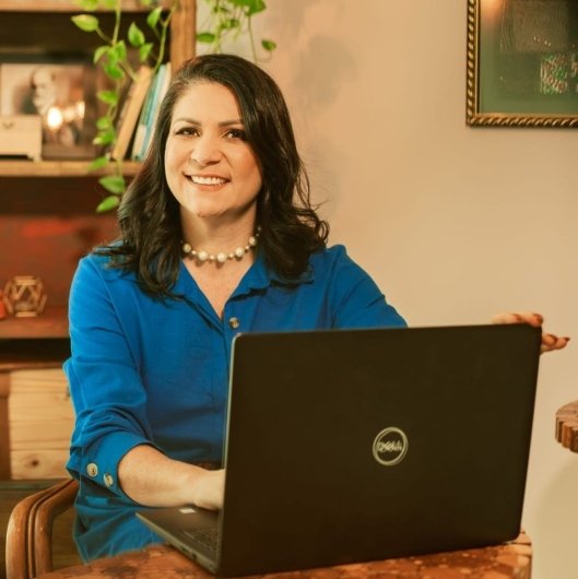 Prof. Fabiane Fagundes Oliveira