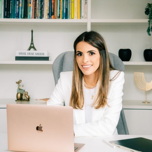 Dra. Bruna Mello