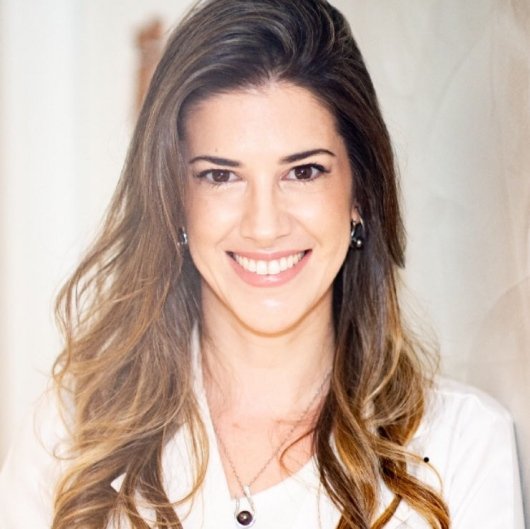 Dra. Leticia Castagna de Abreu