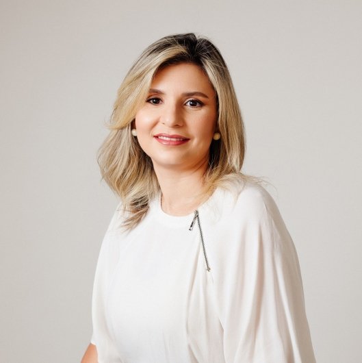 Dra. Michelle Dos Santos Branquinho Resende