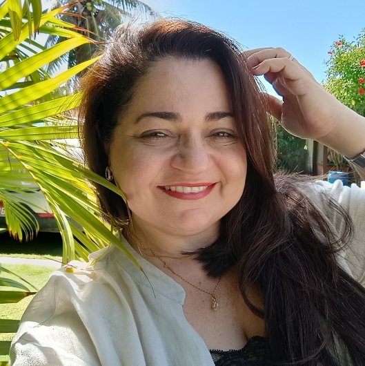 Dra. Gardênia Leão