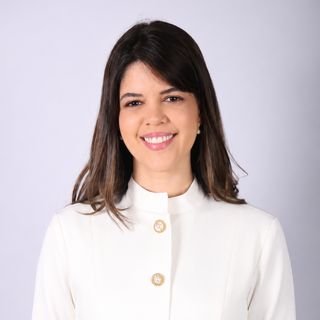 Dra. Júlia Andrade Moutinho
