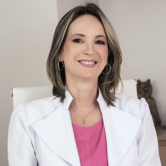 Dra. Lívia Gitaí