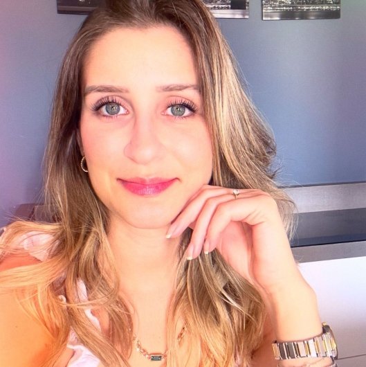 Dra. Mayara Toledo