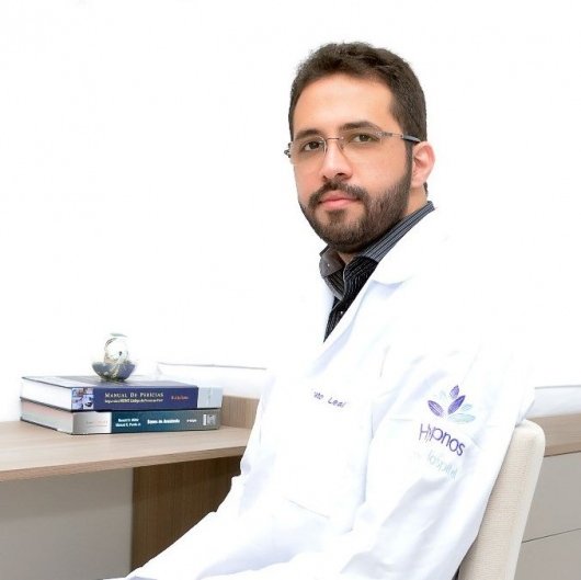 Dr. Renato Leal