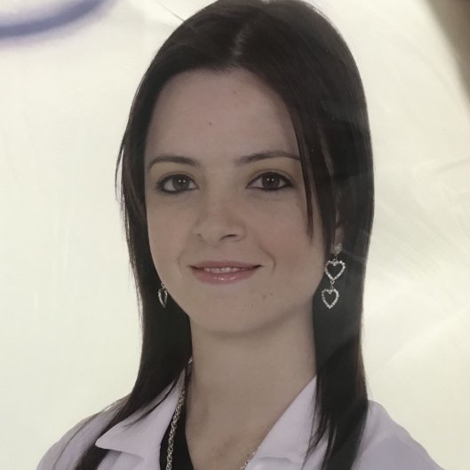 Dra. Flavia Aparecida Sacomani Carnelosi