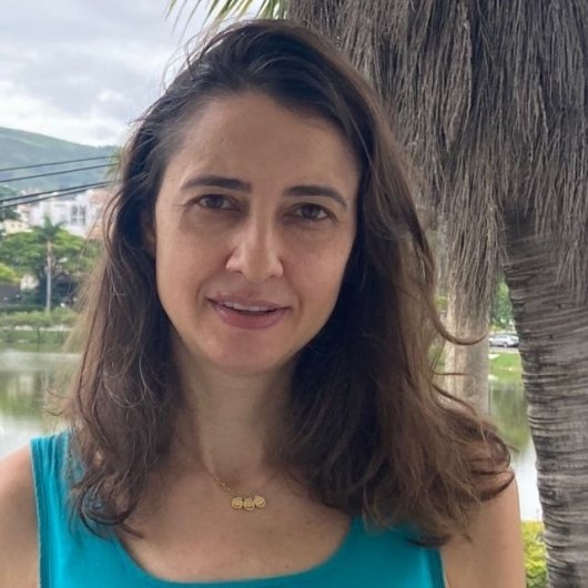 Dra. Mara Delgado Moreira Paula
