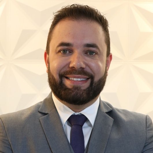 Dr. Marcos Vinicius Martins