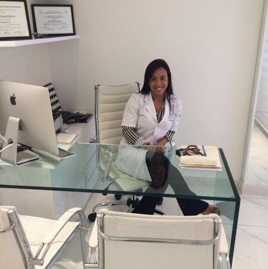 Dra. Renata Martins
