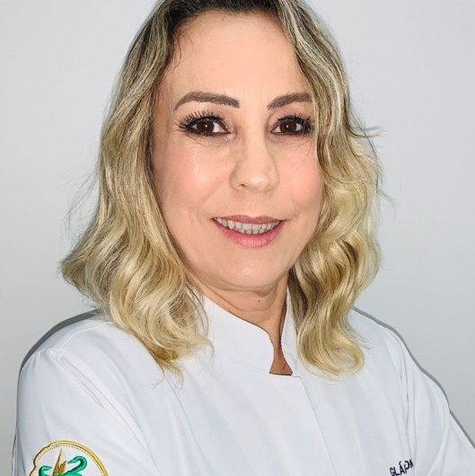 Dra. Glaucia Tomaz