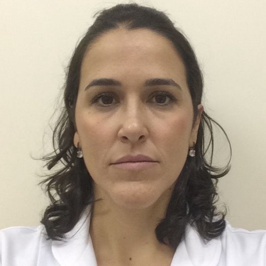 Dra. Carolina Sgarioni Camargo Vince