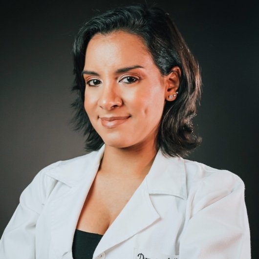 Dra. Isabella Arouxa Gerolimich