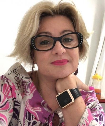 Dra. Andrea Gomes Nakano