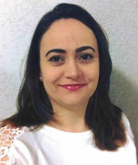 Dra. Adriana Barros