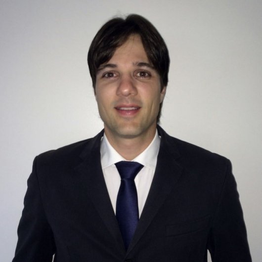 Dr. Gustavo Ruschi Bechara