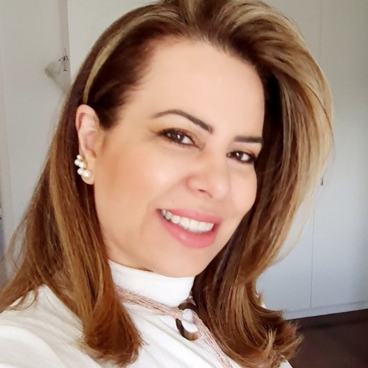 Dra. Andréa Squilassi