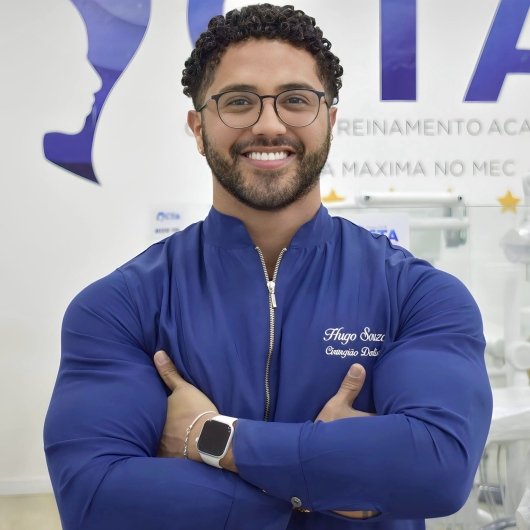 Dr. Hugo Souza