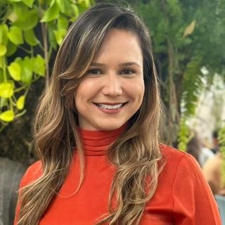 Dra. Bárbara Menezes