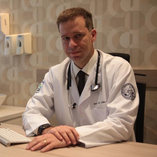 Dr. Julio Flavio Meirelles Marchini