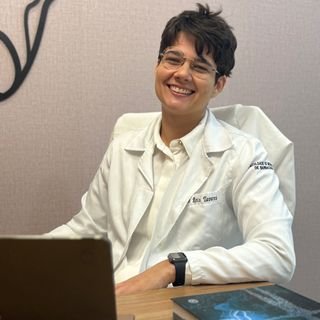 Dra. Aline Reis Tavares