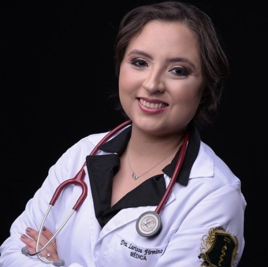 Dra. Larissa Firmino