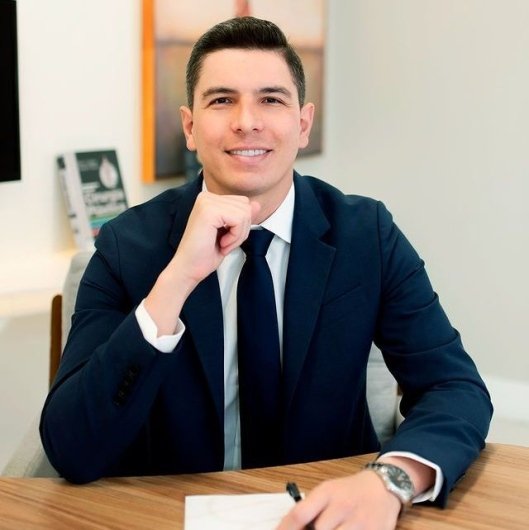 Dr. Bruno Blaya