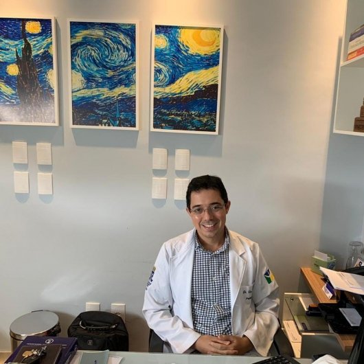 Dr. Ciro Novais