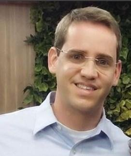 Dr. Vitor Emanoel de Lemos Carvalho