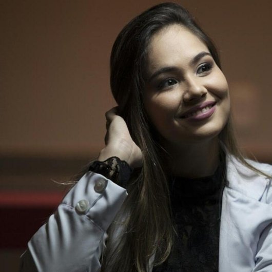 Dra. Larissa Nunes de Almeida