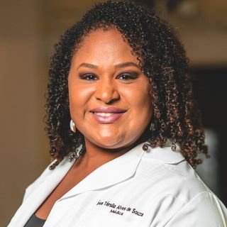 Dra. Társila Alves