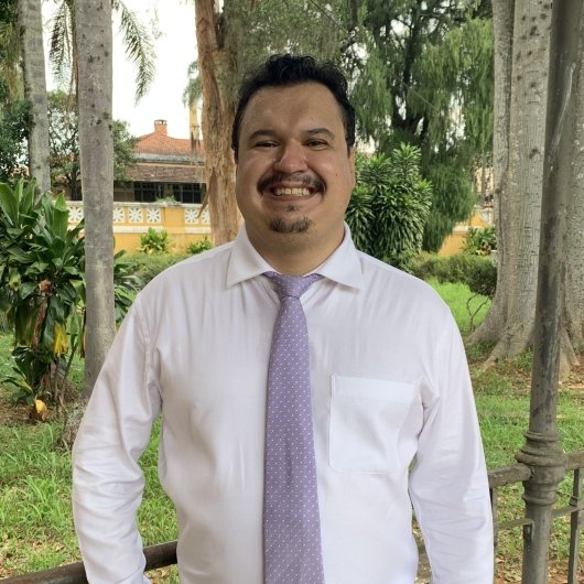 Dr. Amós Vinícius Afonso dos Santos