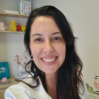 Dra. Thais Rezende