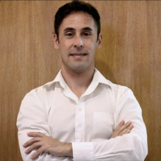 Dr. Gustavo Pereira