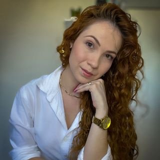 Dra. HELENA DELGADO BARBOSA