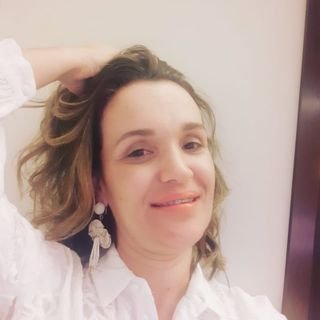 Dra. Cyntia Camolezi Da Silva