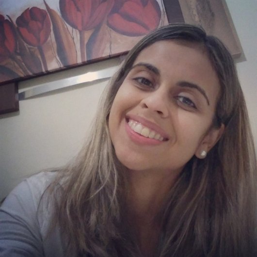 Dra. Hellen Cristina da Costa Carmo