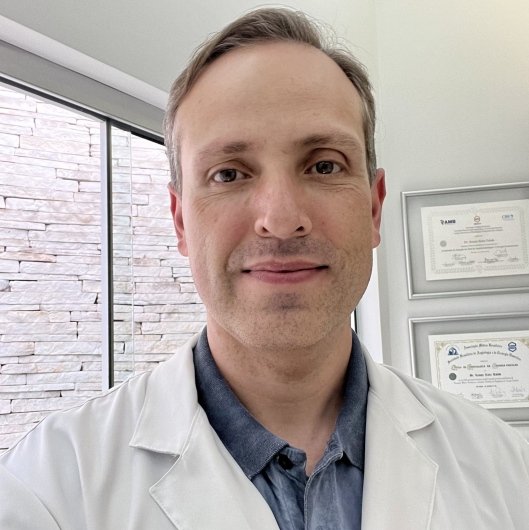 Dr. Renato Riera Toledo