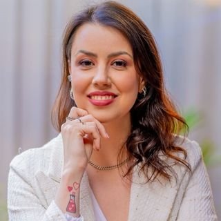 Dra. Monique Oliveira