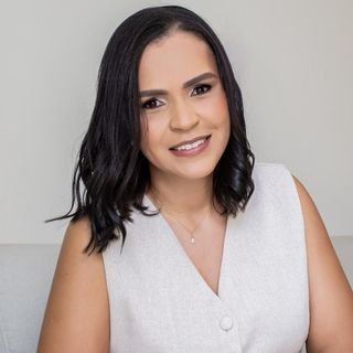 Dra. Cinthia Fontes